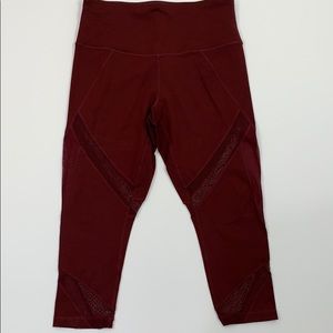 Zella L maroon leggings Capri high waist